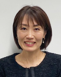 新谷いずみ講師